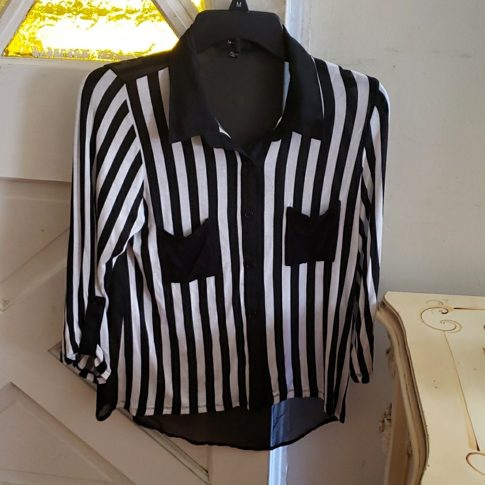 Blk and white shirt